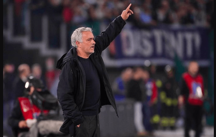 Jose Mourinho Tertarik Perpanjang Kontrak di AS Roma