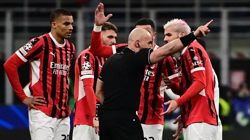 Milan Didepak Feyenoord Dari Liga Champions 2024/2025, Itu Salah Wasit!