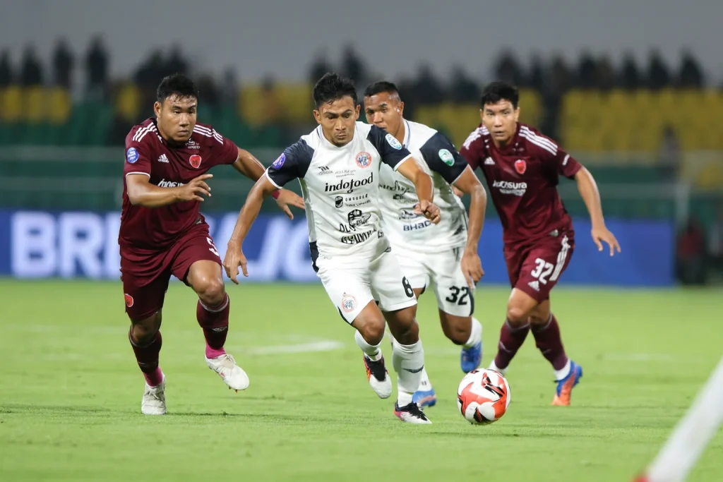 Arema FC vs Persib Bandung: Duel Panas di Kanjuruhan