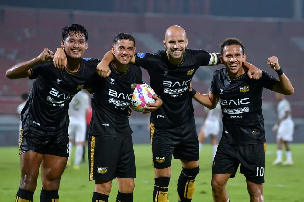 Dewa United vs Madura United