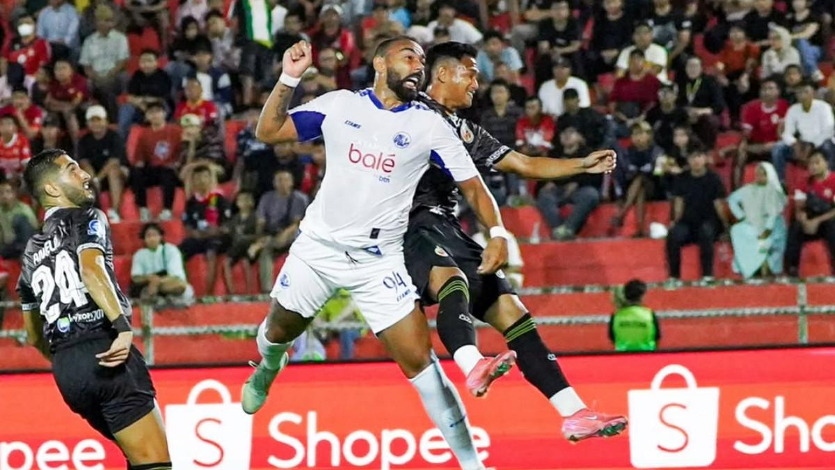 Semen Padang vs Arema FC